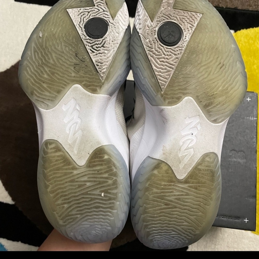 Jordan Zion 1 - Picture 6 of 8